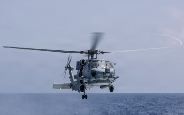 DDG 117 Conducts HIFR &amp; VERTREPS