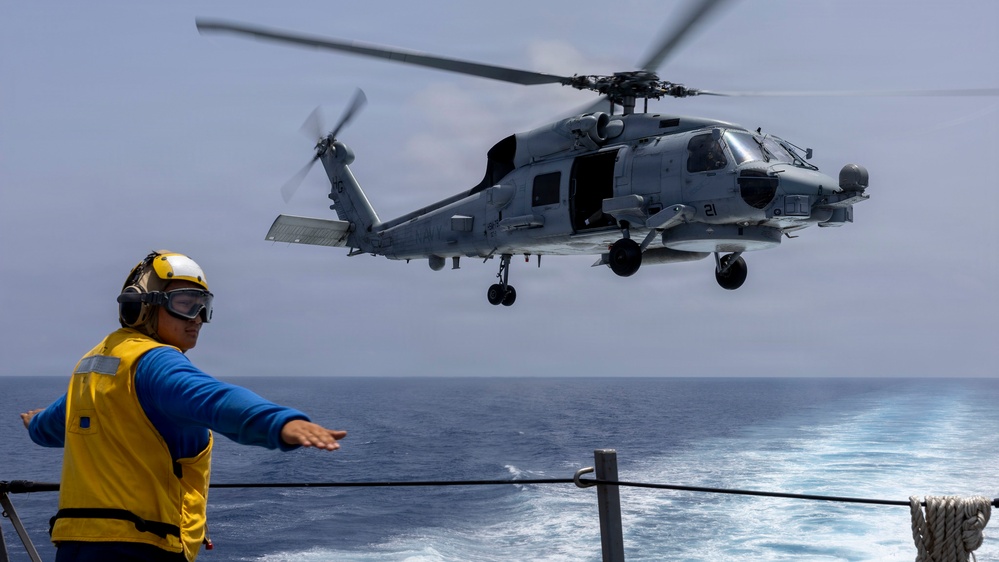DDG 117 Conducts HIFR &amp; VERTREPS