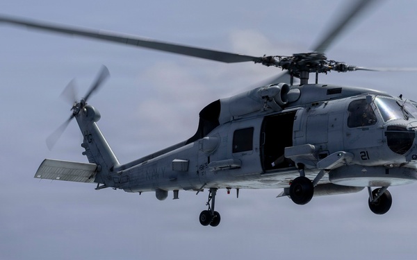 DDG 117 Conducts HIFR &amp; VERTREPS