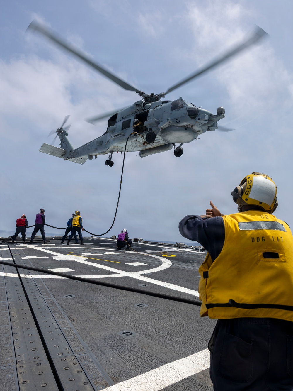 DDG 117 Conducts HIFR &amp; VERTREPS