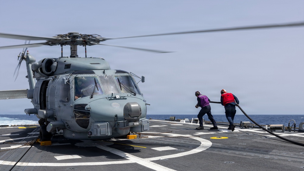 DDG 117 Conducts HIFR &amp; VERTREPS