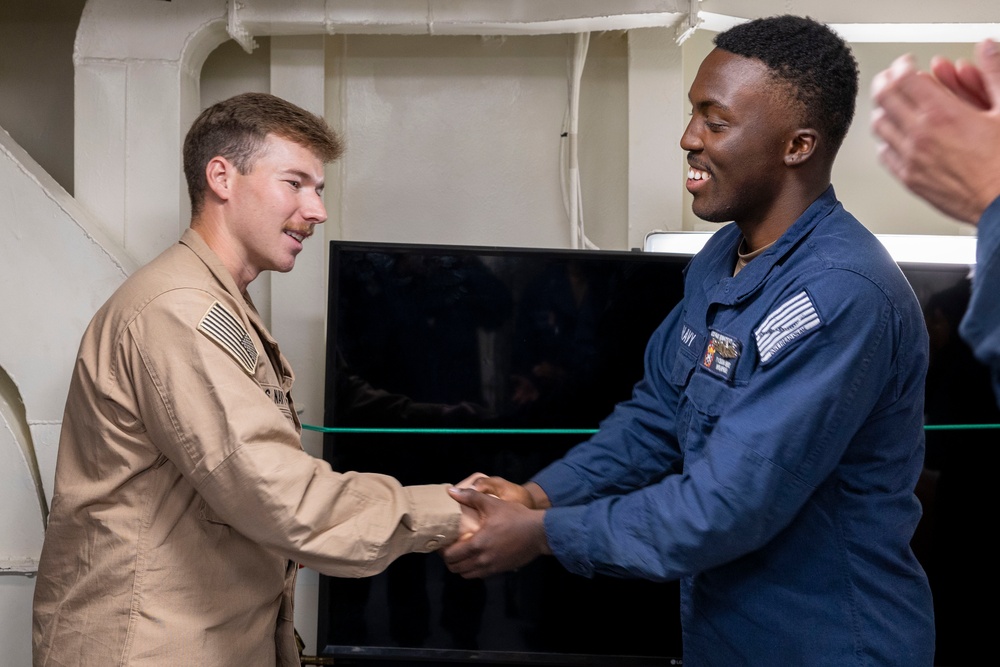 DDG 117 Holds A Reenlistment