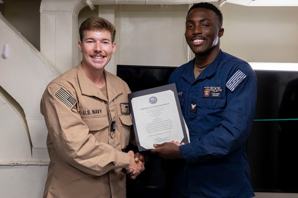 DDG 117 Holds A Reenlistment