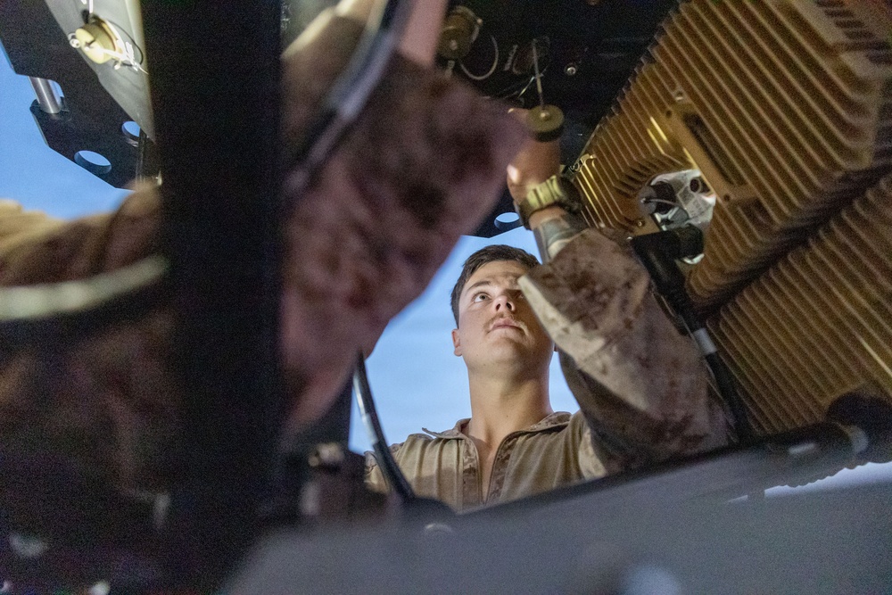 11th MEU Marines, Set Up A Radar