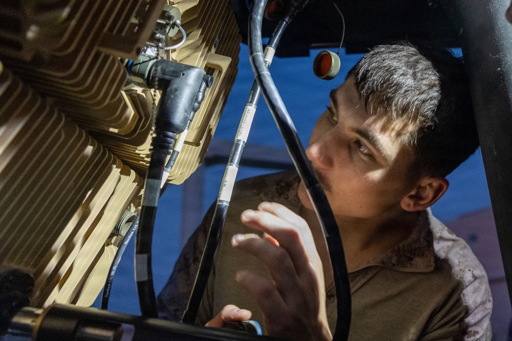 11th MEU Marines, Set Up A Radar