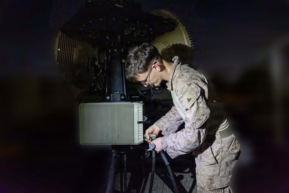 11th MEU Marines, Set Up A Radar