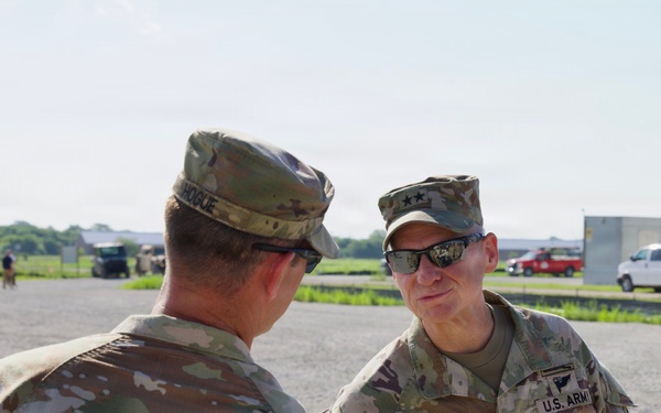 Iowa National Guard adjutant general greets Soldier