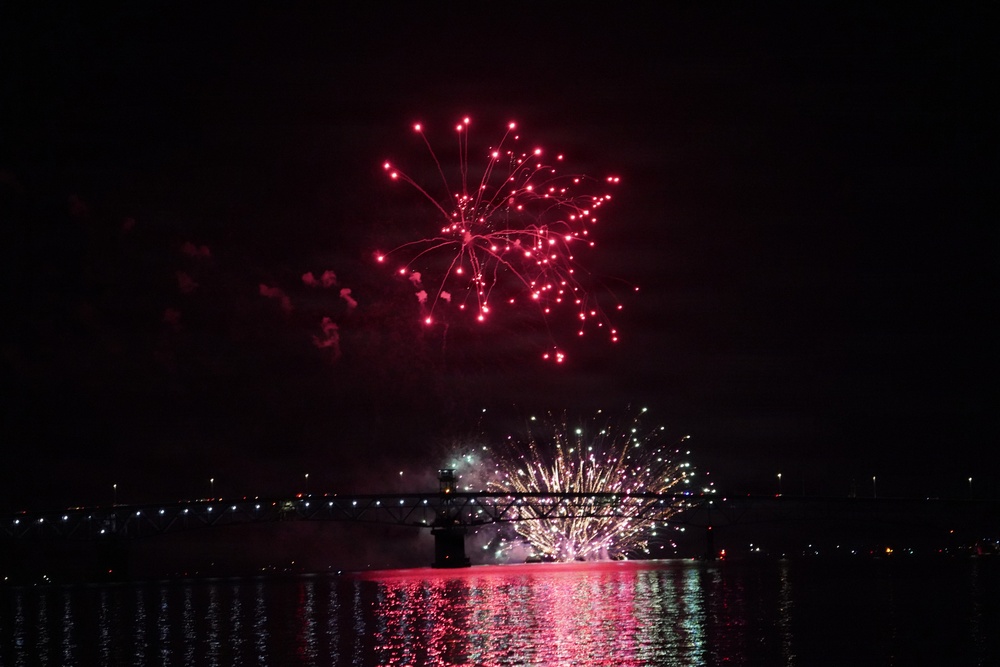 Fireworks show at NWS Yorktown's R-3 pier