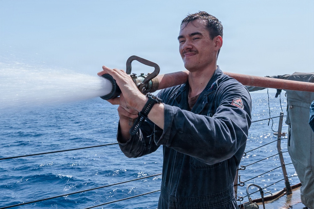 USS Gonzalez conducts Fresh Water Wash Down