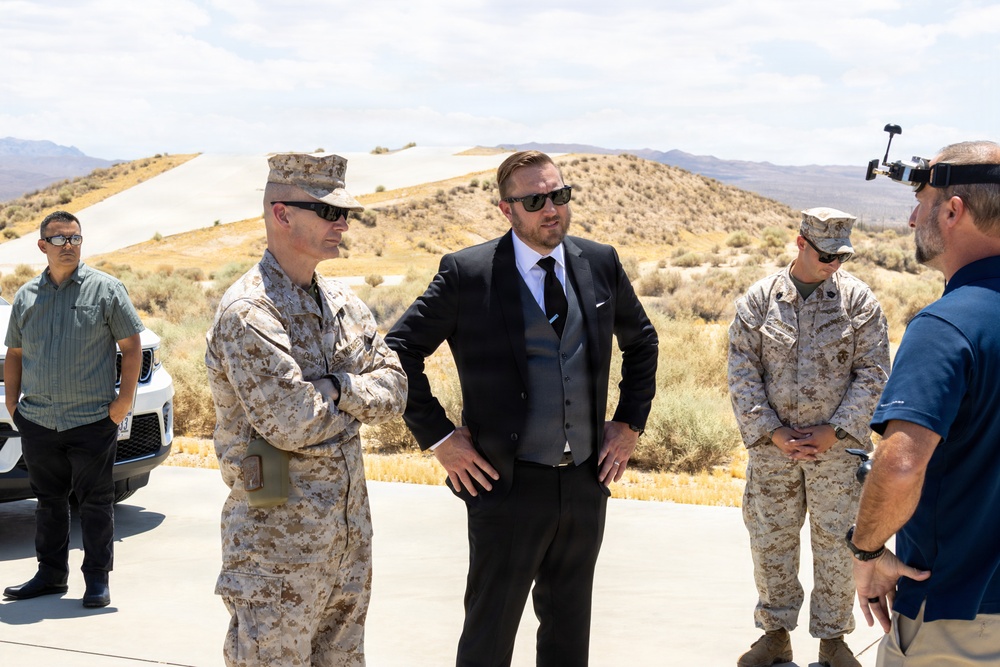 Major General Mark Clingan, commanding general MCLB Yermo Annex visit
