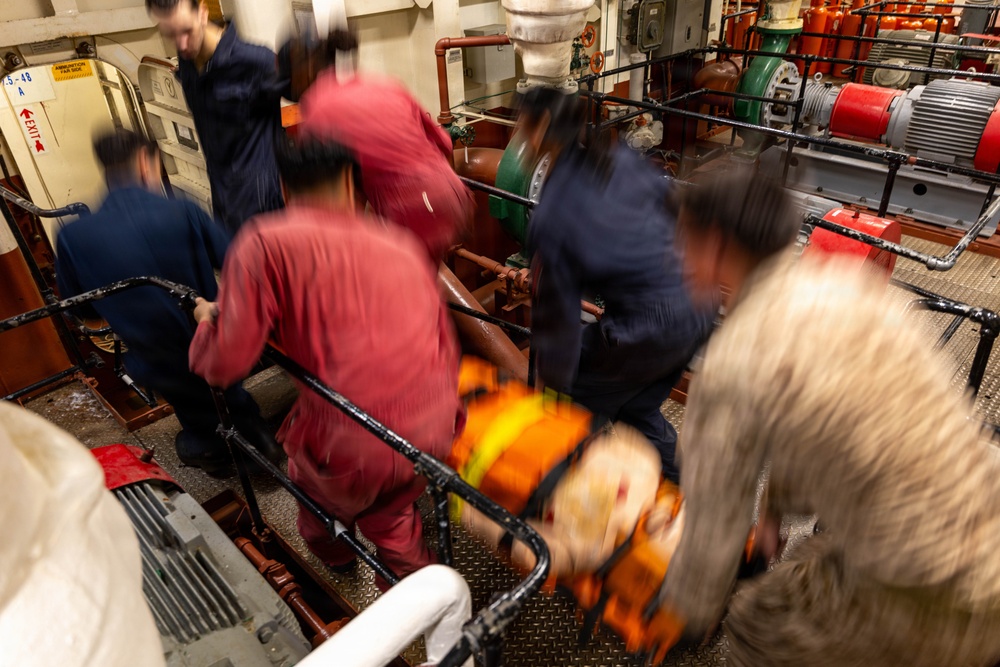 11th MEU Marines, Sailors Conduct Hoist Training Aboard USS Boxer