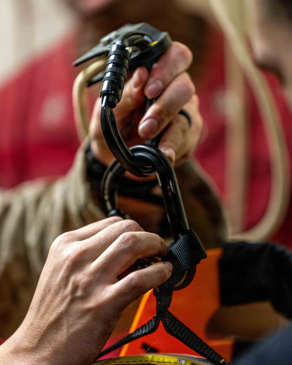 11th MEU Marines, Sailors Conduct Hoist Training Aboard USS Boxer