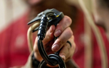 11th MEU Marines, Sailors Conduct Hoist Training Aboard USS Boxer