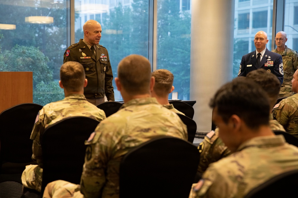 Arkansas National Guard Adjutant General awards JTF-DC Guardsmen