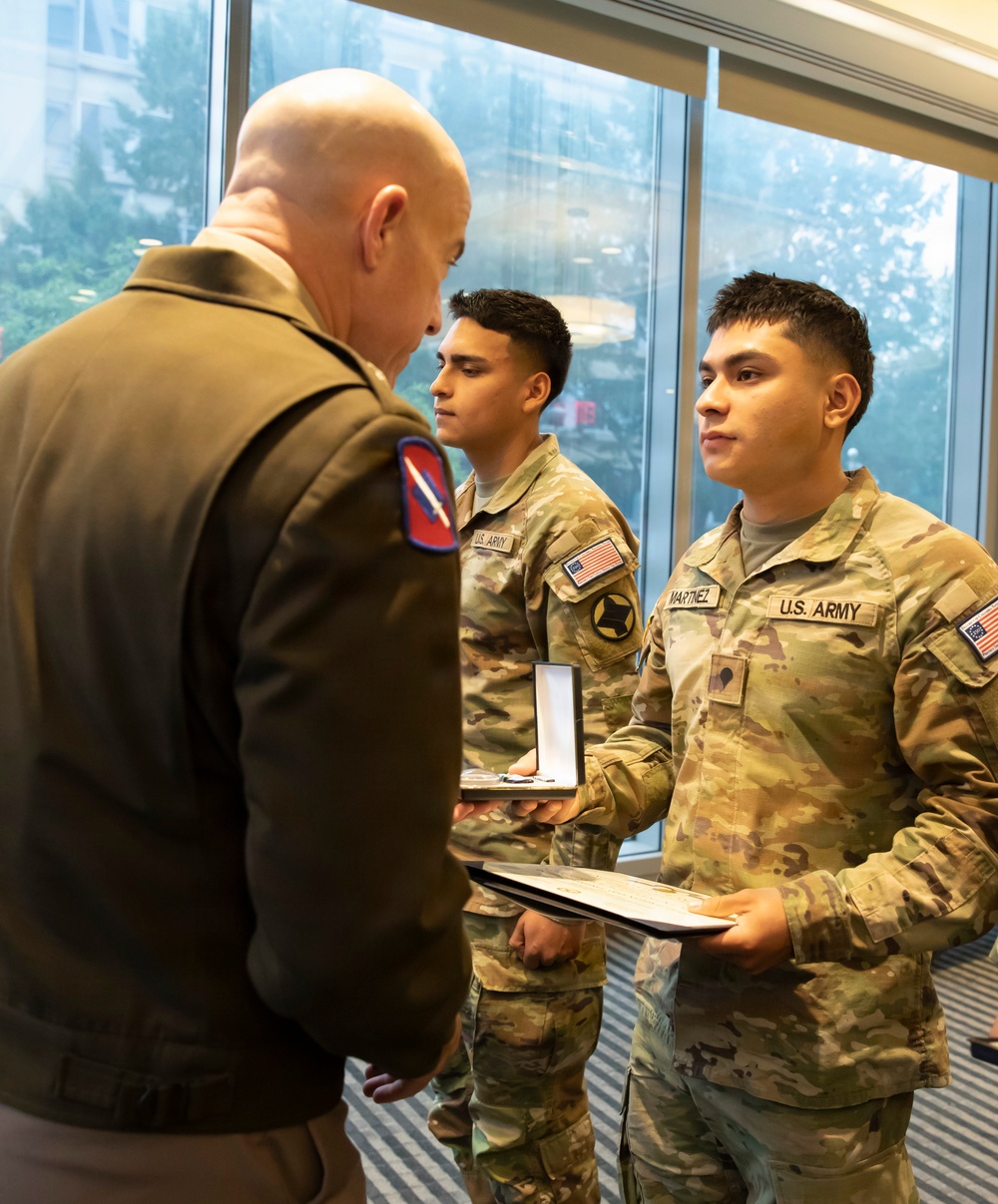 Arkansas National Guard Adjutant General awards JTF-DC Guardsmen