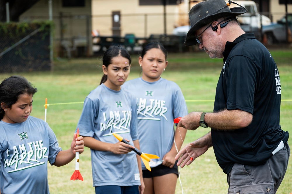 94th Army Air and Missile Defense Command Soldiers conduct Army Day for Youth Impact Program kids