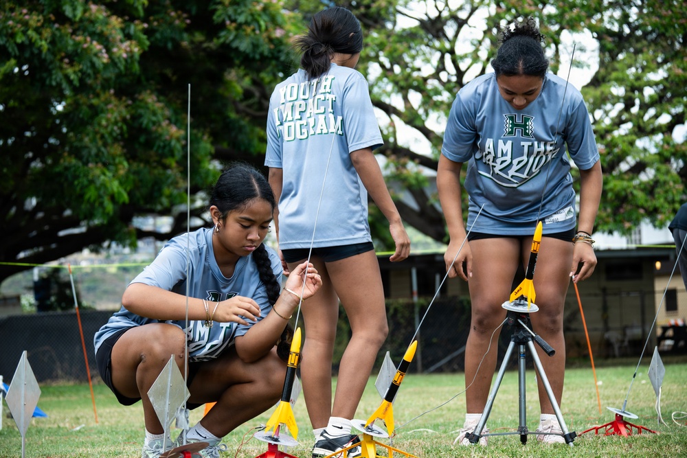 94th Army Air and Missile Defense Command Soldiers conduct Army Day for Youth Impact Program kids