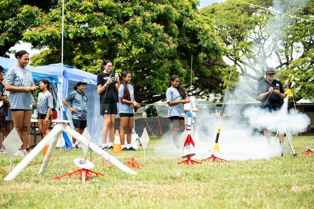 94th Army Air and Missile Defense Command Soldiers conduct Army Day for Youth Impact Program kids