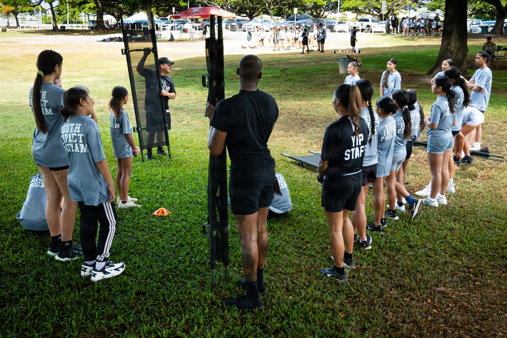 94th Army Air and Missile Defense Command Soldiers conduct Army Day for Youth Impact Program kids