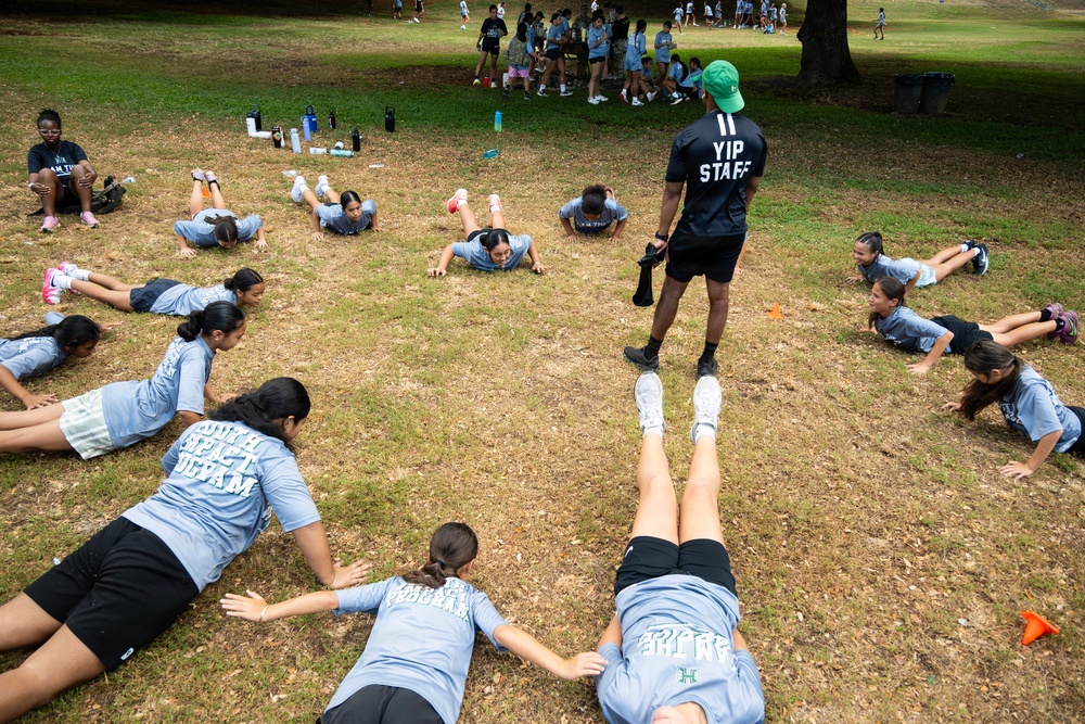 94th Army Air and Missile Defense Command Soldiers conduct Army Day for Youth Impact Program kids