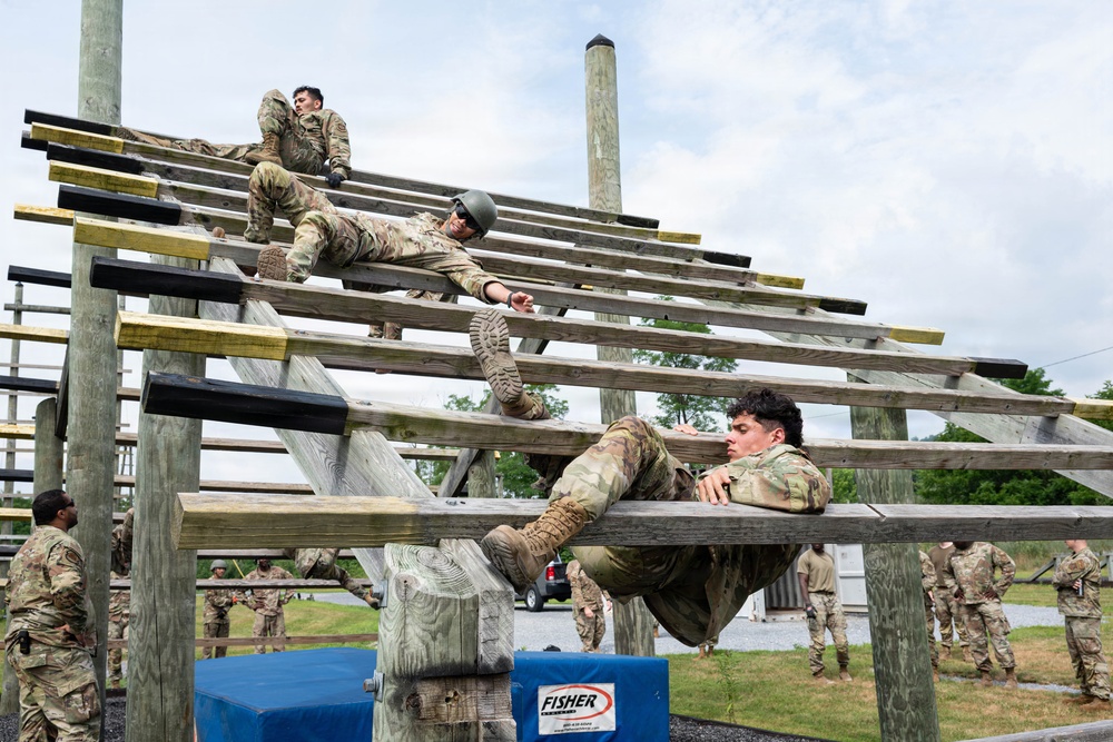 436th CES Airmen complete the confidence course