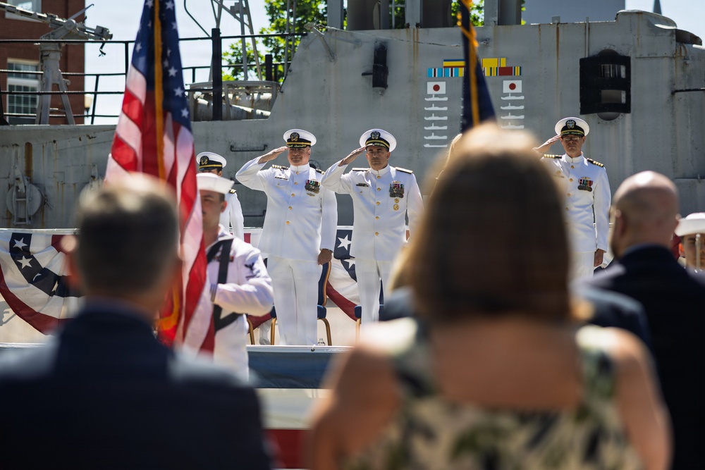 PNSY Hosts SUBMEPP Change of Command