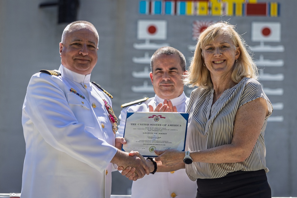 PNSY Hosts SUBMEPP Change of Command