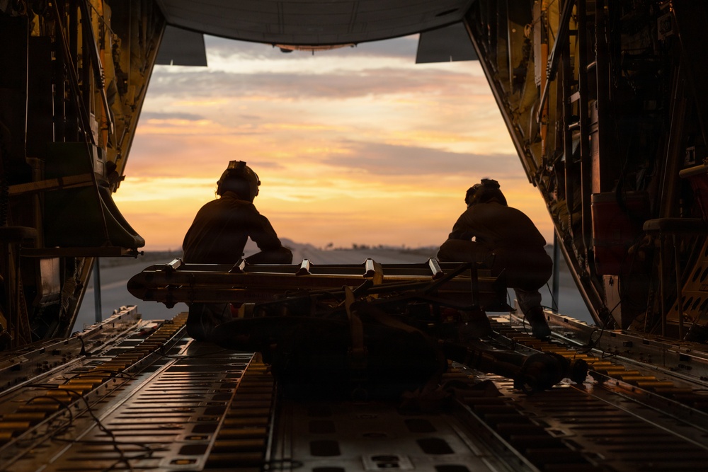 VMGR-252 conducts aviation-delivered ground refueling exercise
