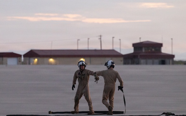 VMGR-252 conducts aviation-delivered ground refueling exercise