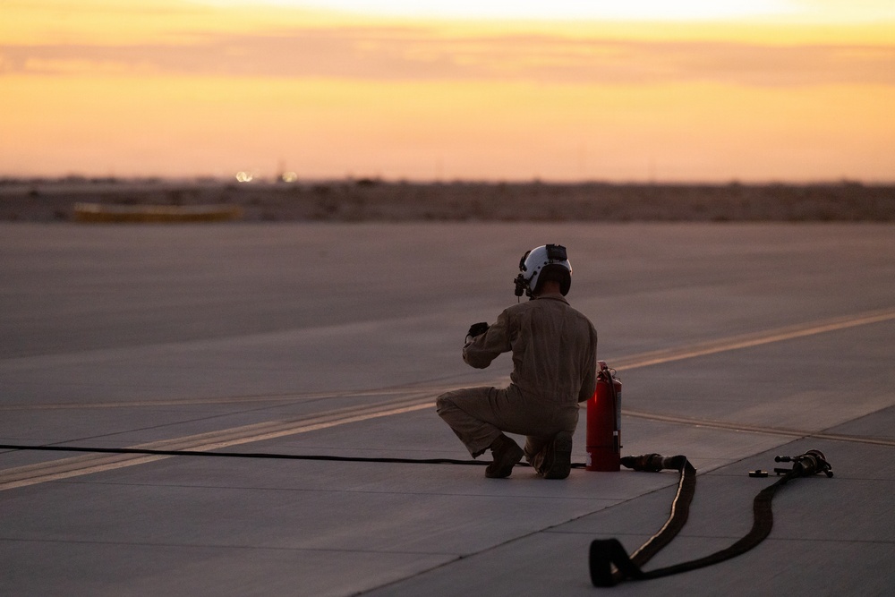 VMGR-252 conducts aviation-delivered ground refueling exercise
