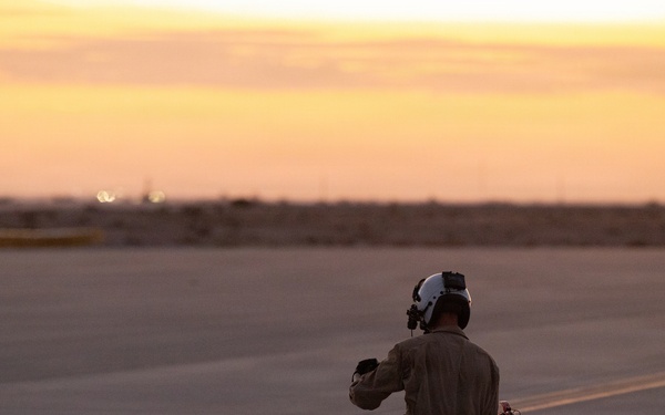 VMGR-252 conducts aviation-delivered ground refueling exercise