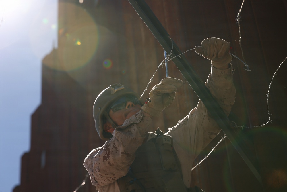 JTF-SB Marines reinforce southern barrier in Nogales
