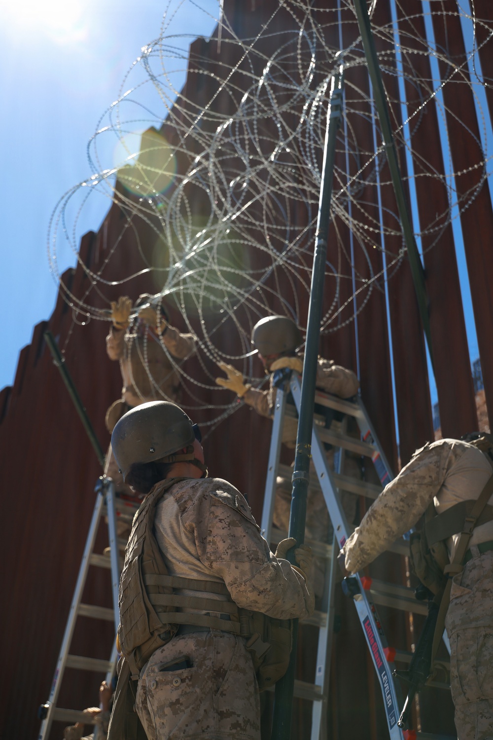 JTF-SB Marines reinforce southern barrier in Nogales