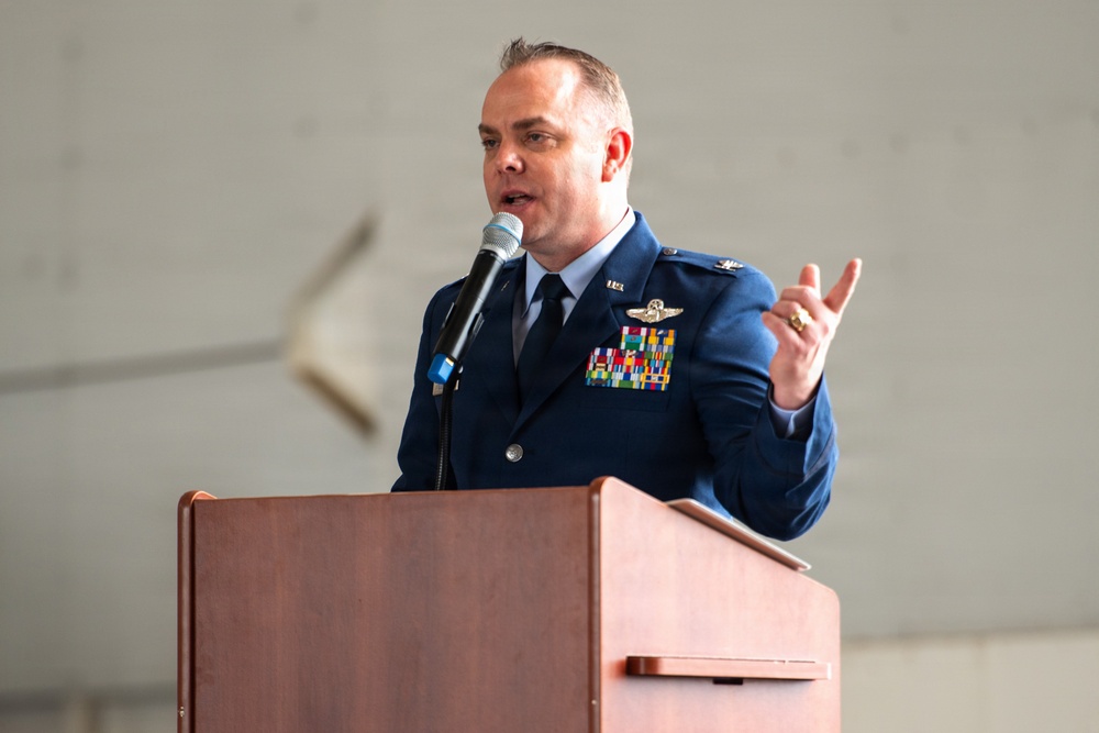 189th Maintenance Group Conducts Change of Command