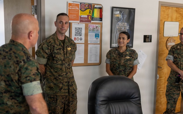 Commanding General visits 6th Marines Resiliency Center