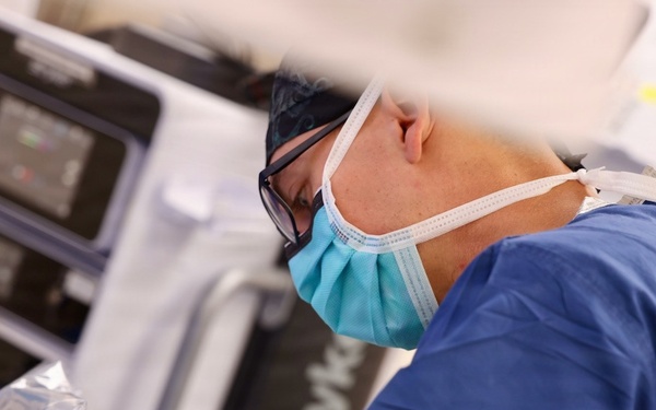 Anesthesiologist serves as NMRTC Twentynine Palms 'CO for a Day'