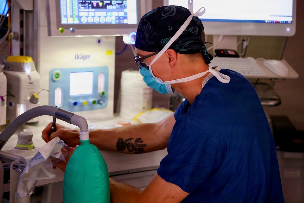 Anesthesiologist serves as NMRTC Twentynine Palms 'CO for a Day'