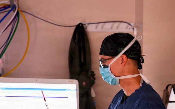 Anesthesiologist serves as NMRTC Twentynine Palms 'CO for a Day'