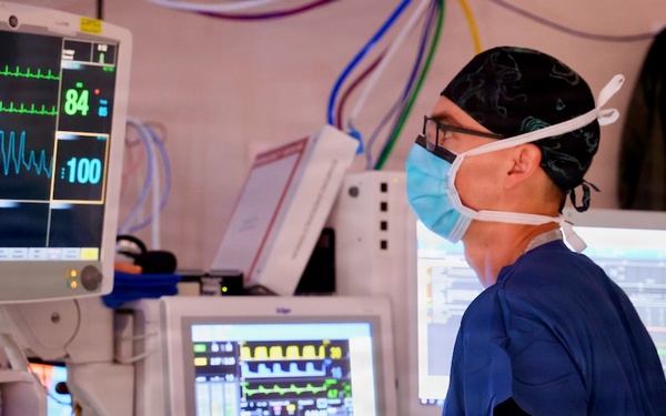 Anesthesiologist serves as NMRTC Twentynine Palms 'CO for a Day'