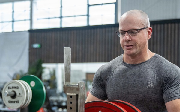 USSF Guardian exceeds standards and sets Hawaii state records for powerlifting
