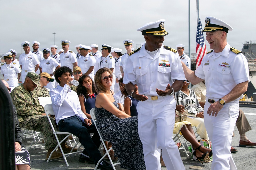 USS Santa Barbara (LCS 32) Holds Change of Command Ceremony