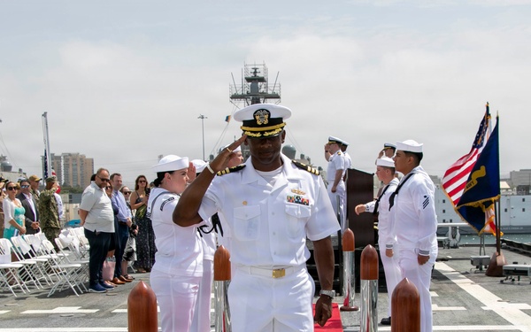 USS Santa Barbara (LCS 32) Holds Change of Command Ceremony