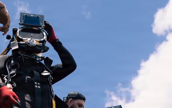 Multinational Navy divers conduct salvage training dive during RIMPAC 2026