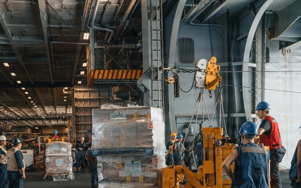 George Washington Conducts Replenishment at Sea