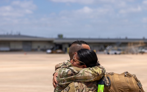 319th ESB Soldiers Return Home Following Hostile CENTCOM Deployment