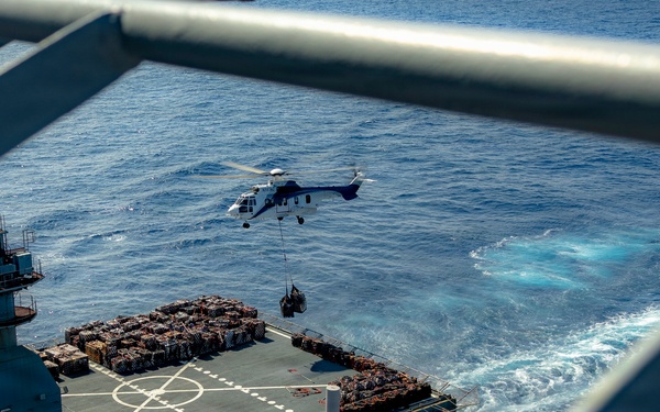 George Washington Conducts Replenish at Sea