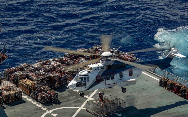 George Washington Conducts Replenish at Sea
