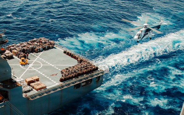 George Washington Conducts Replenish at Sea