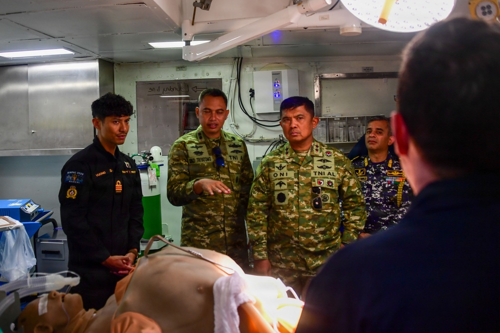 USS Essex hosts distinguished visitors during RIMPAC 2026