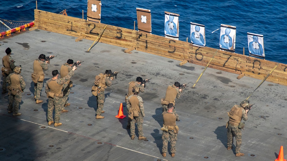 The 31st MEU Conducts a Gun Shoot